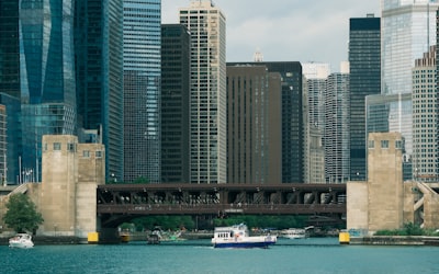 Chicago skyline and river